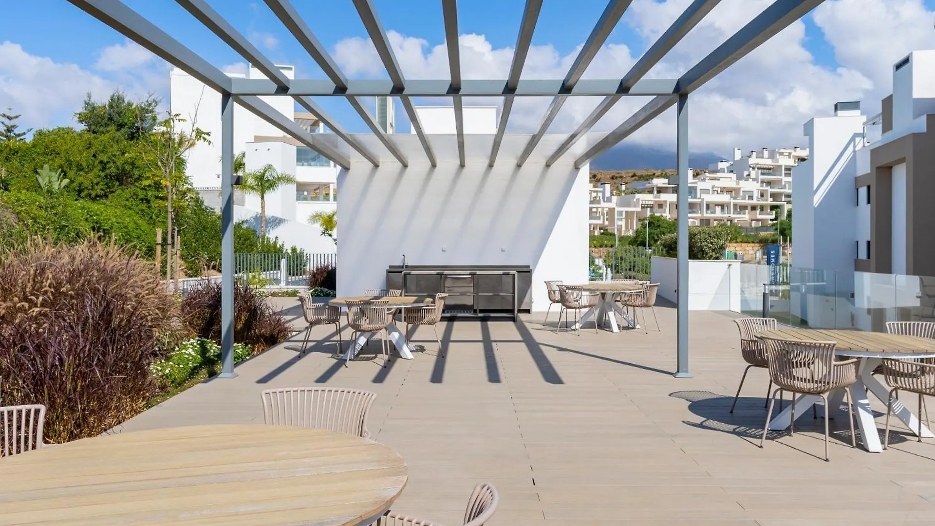 Spacious Apartment With Terrace And Garden Close To The Sea Estepona Španělsko