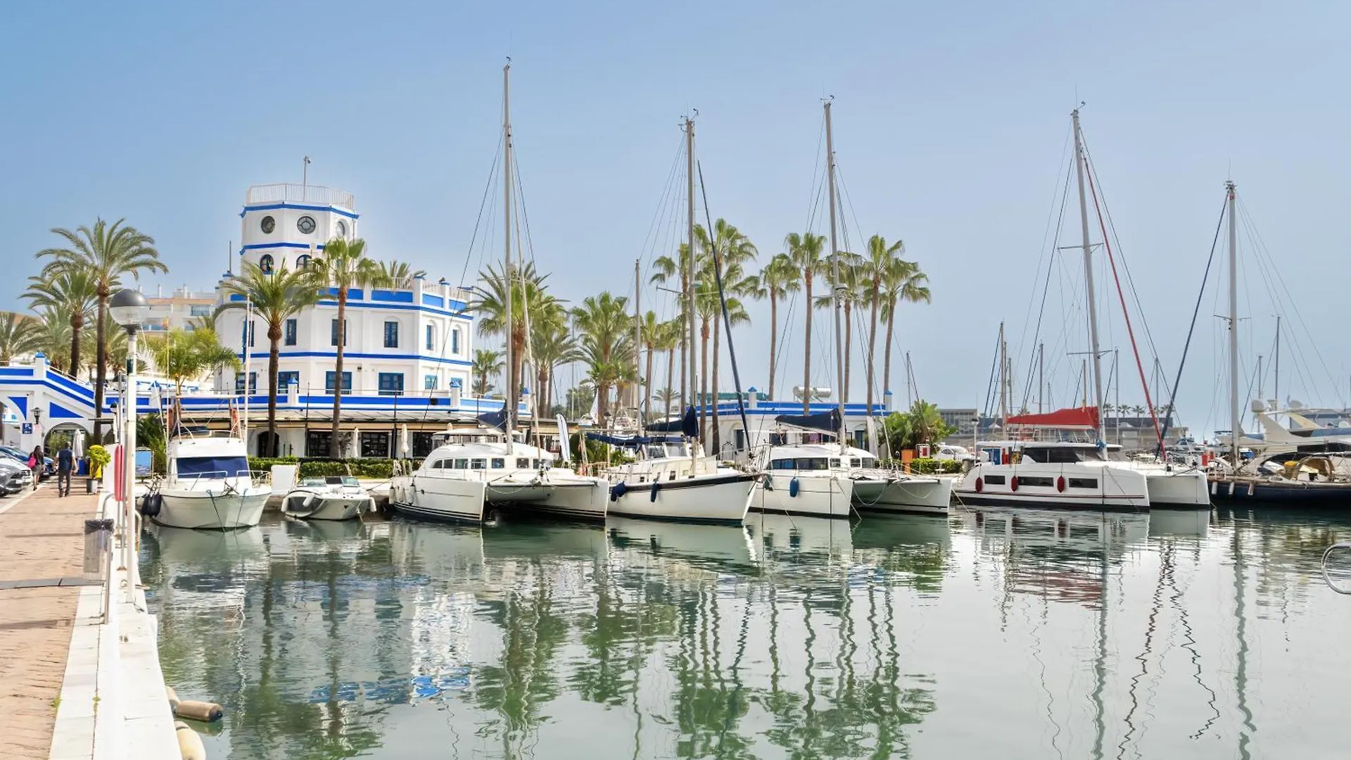 Spacious Apartment With Terrace And Garden Close To The Sea Estepona